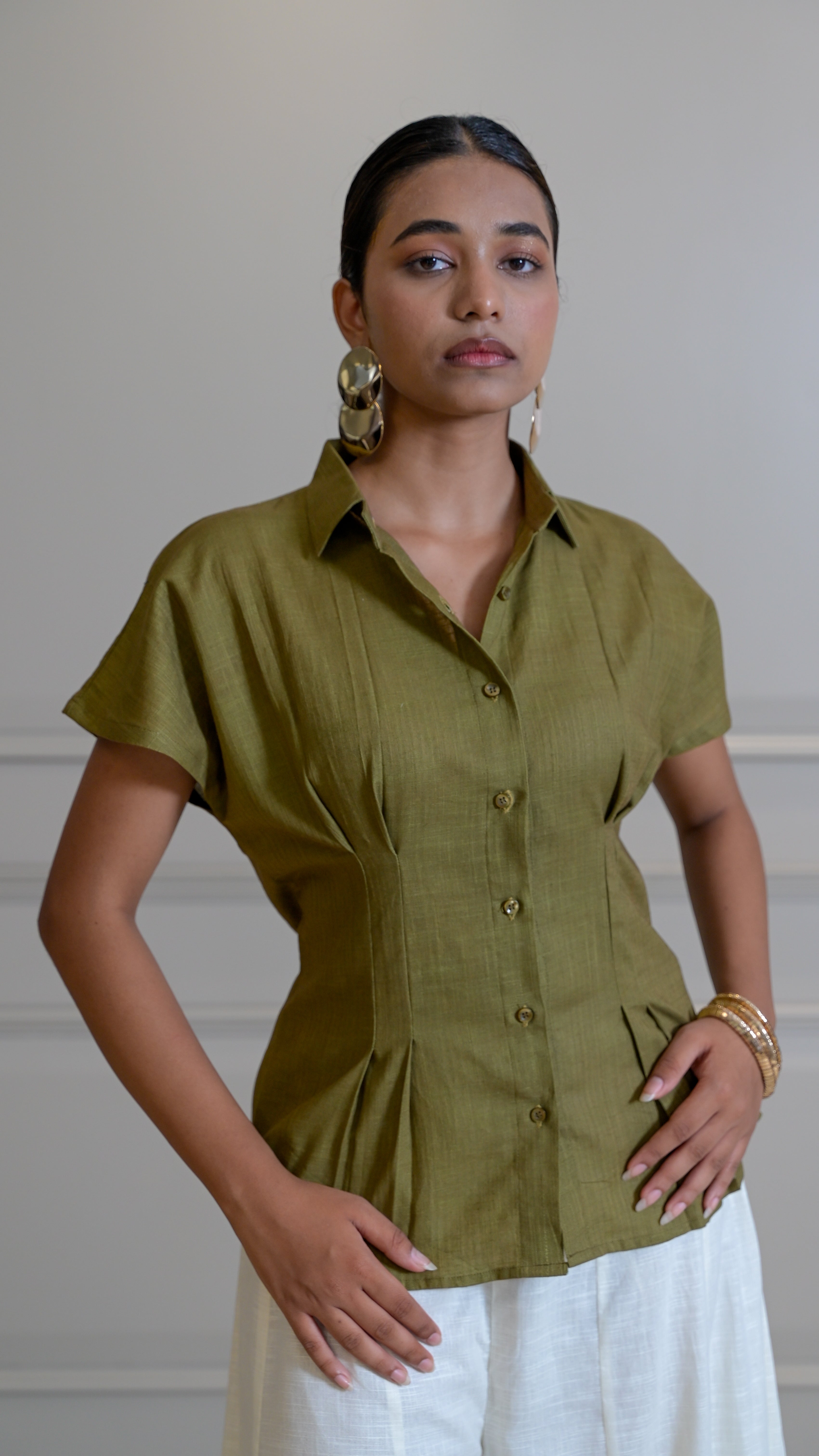 The Tuck Shirt - Olive