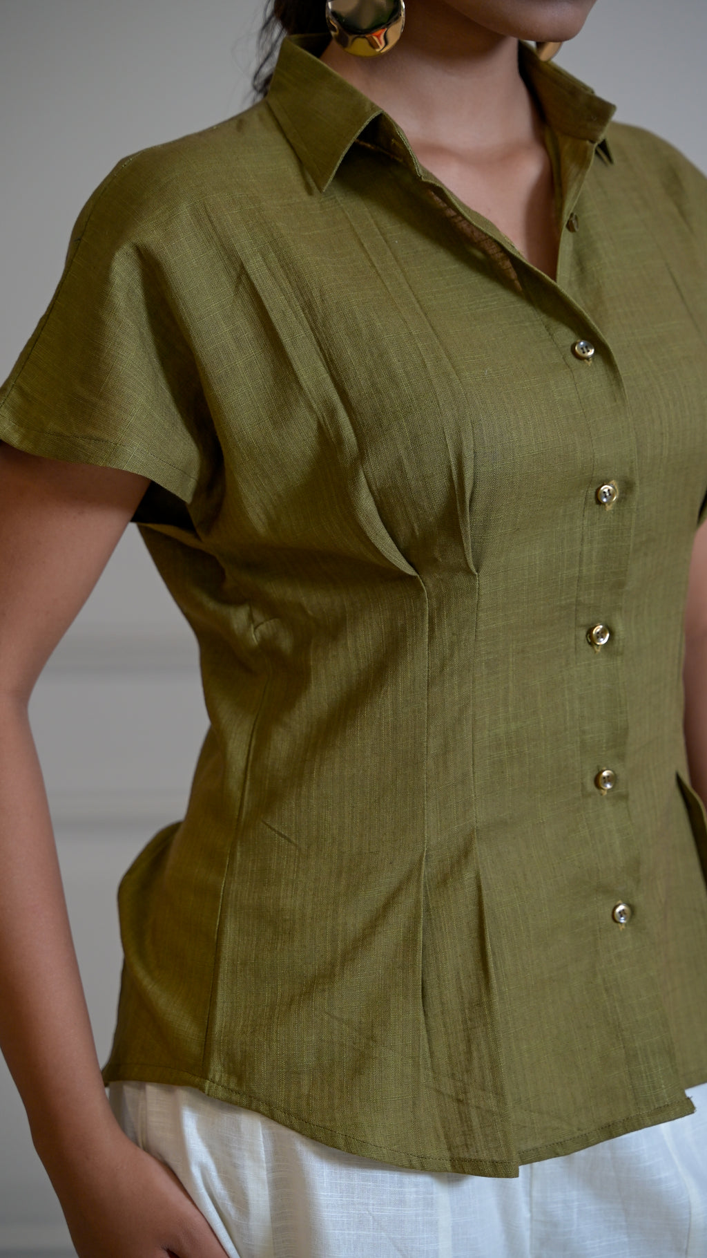 The Tuck Shirt - Olive