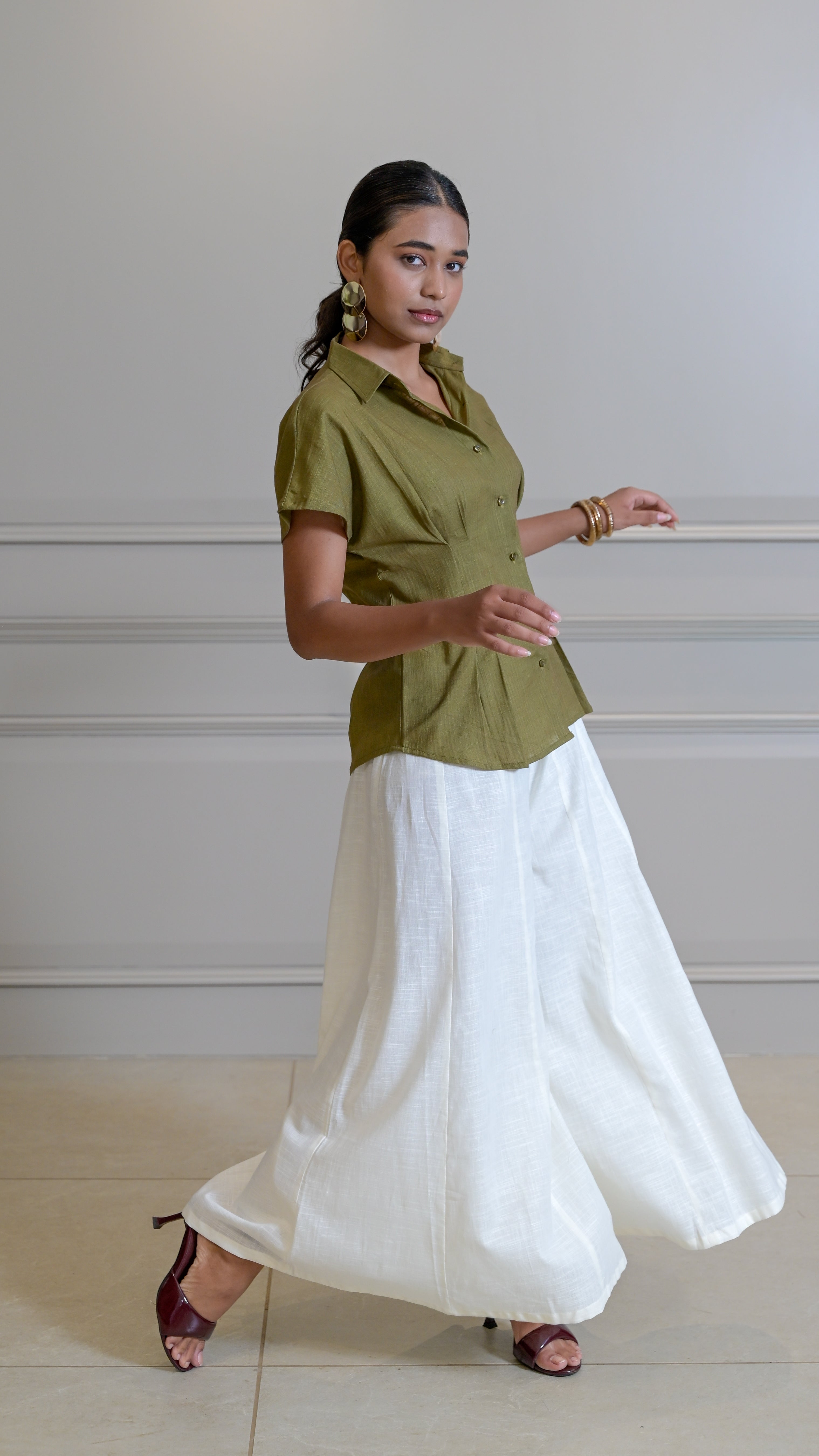 The Tuck Shirt - Olive